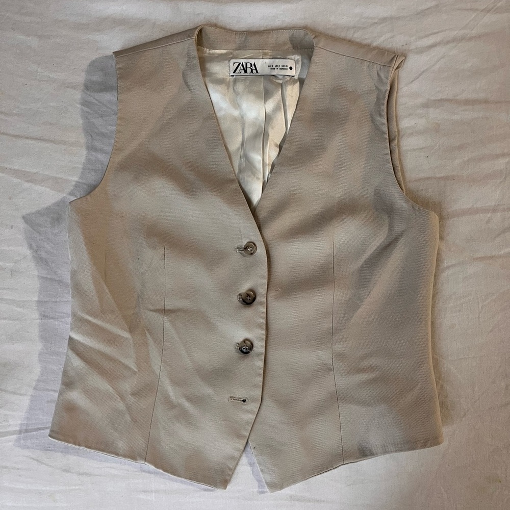 Zara Women's Beige Button-Up Vest